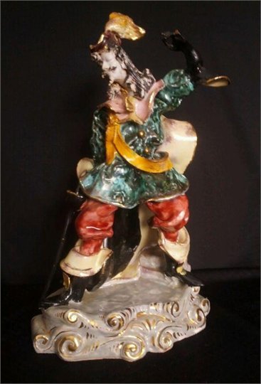 Musketeer Figurine D'Artanian 13,5"
