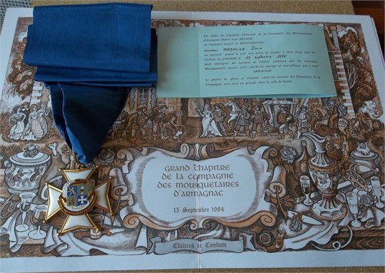 MÉDAILLE ET DIPLOME FRANC MACONNERIE COMPAGNIE DES MOUSQUETAIRES ARMAGNAC