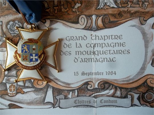 MÉDAILLE ET DIPLOME FRANC MACONNERIE COMPAGNIE DES MOUSQUETAIRES ARMAGNAC