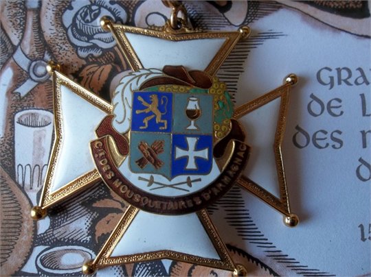 MÉDAILLE ET DIPLOME FRANC MACONNERIE COMPAGNIE DES MOUSQUETAIRES ARMAGNAC