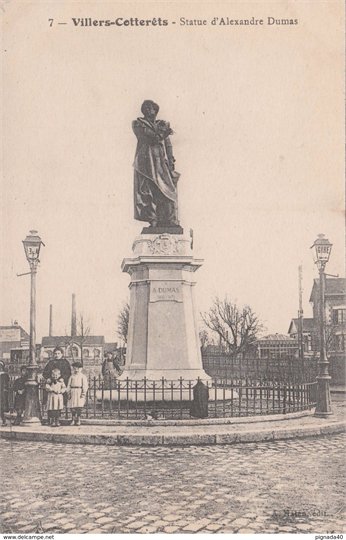 cp , 02 , VILLERS-COTTERÊTS , Statue d'Alexandre Dumas  N7