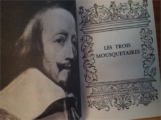 A.Dumas  Les Trois Mousquetaires  (Club de livre de mois, 1956)