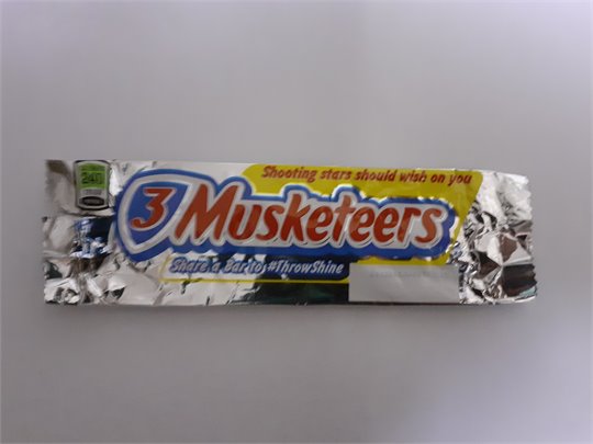 Snikers  "3 musketeers"