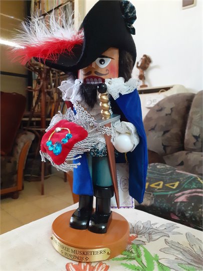 Steinbach Nutcracker Porthos   2