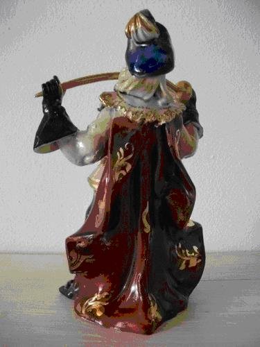 Vintage Italian faience musketeer figurine -2