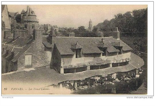 Vannes Les lavandières aux Vieux Lavoirs