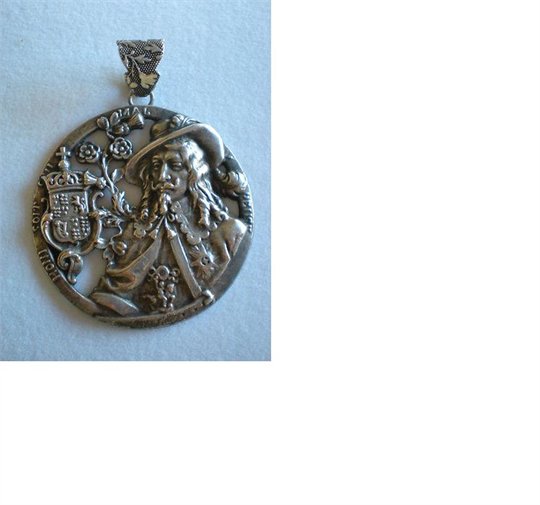 Ancien Pendentif "D'ARTAGNAN"