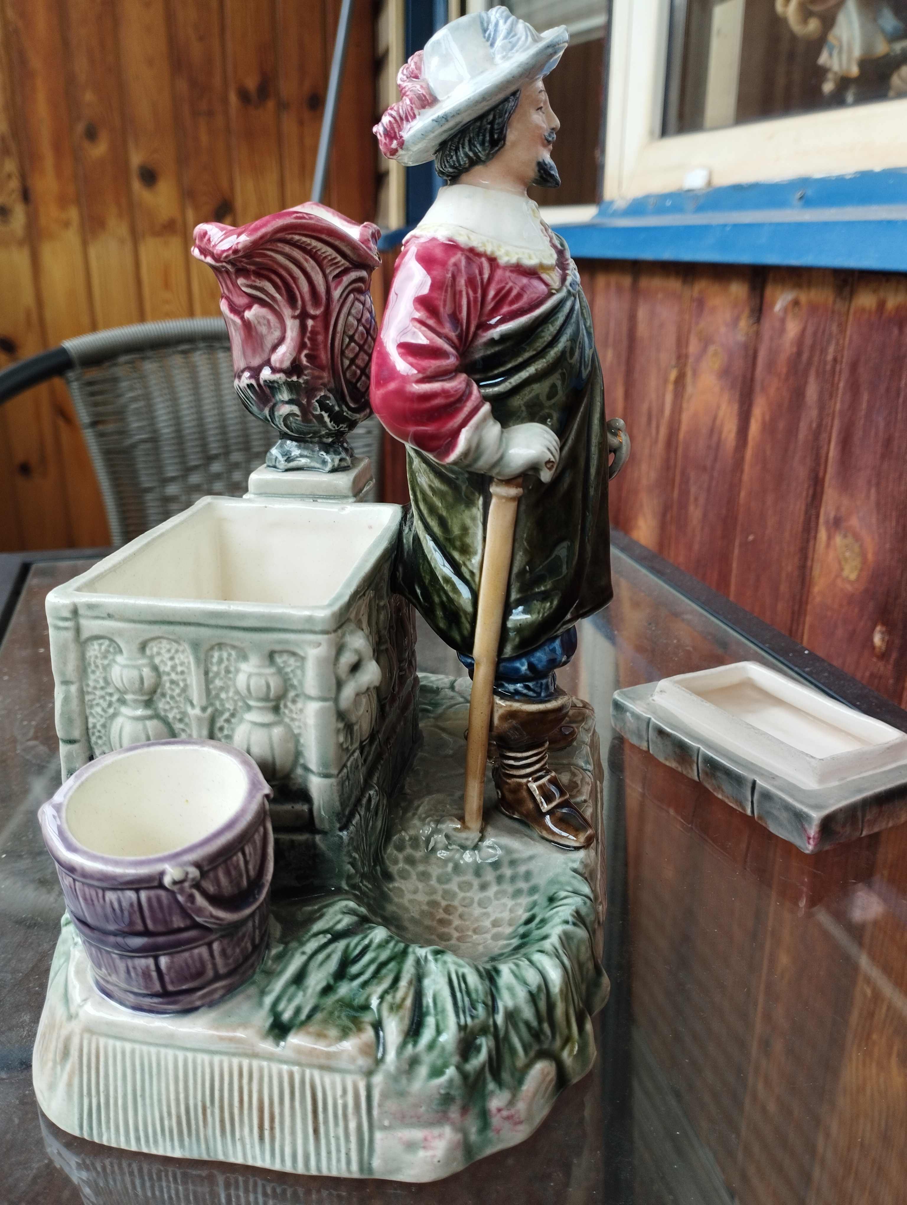 Pot à tabac en barbotine D'Artagnan