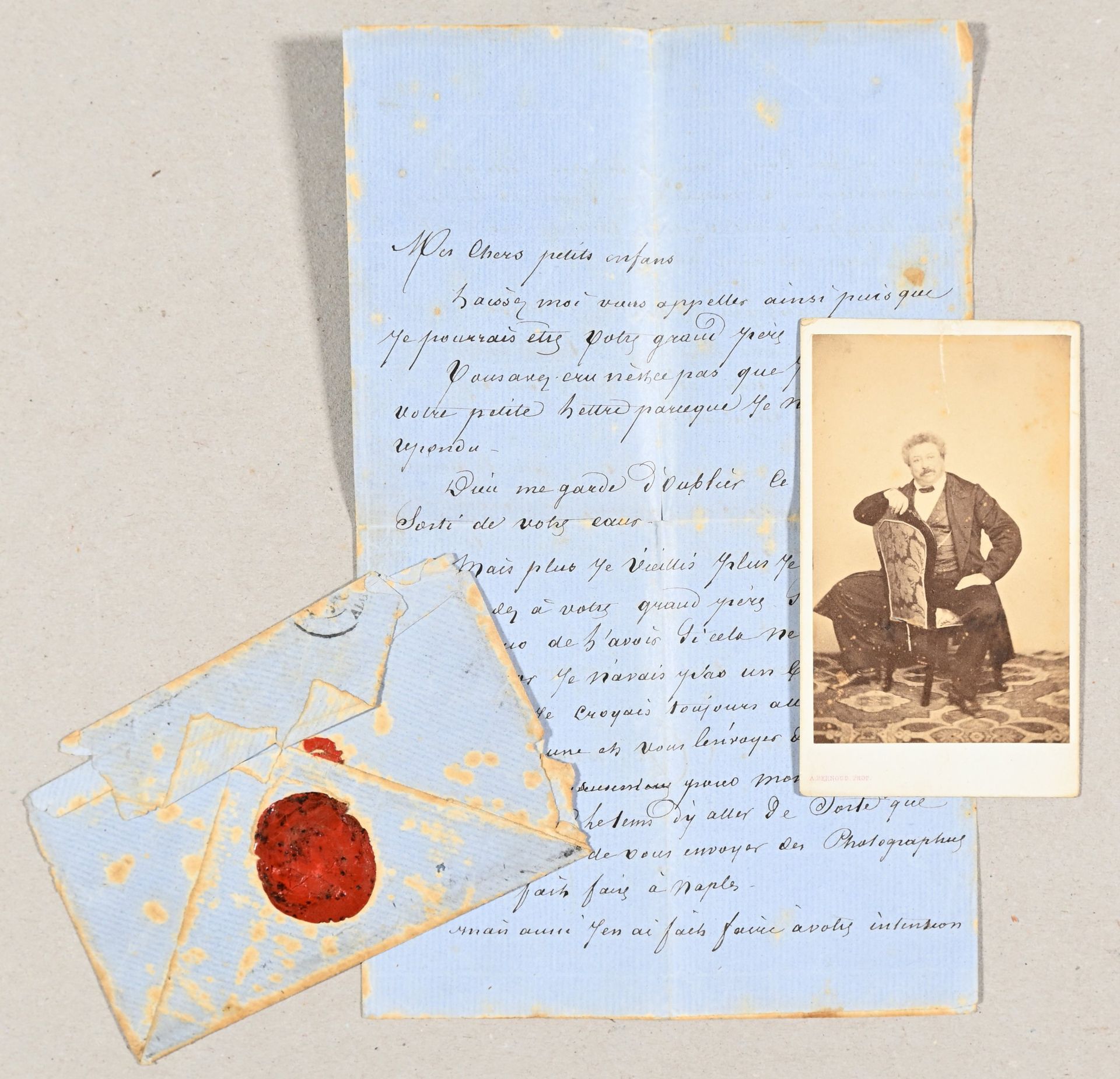Collection de 20 lettres et billets autographes signes ( Dumas pere ,Ernest Renan , Pierre Loti, Camille Lemonnier,  Gavault,  Ginisty,  Reboux , Paul Margueritte , Bataille,Duvernois, de Flers,  de Lorde, Charpentier, Blockx,Casadesus, Thome)